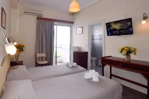 Siagas Beach Hotel in Agioi Theodoroi — foto 5