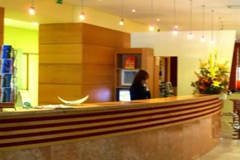 Luna Esperança Centro Hotel in Almada — foto 4