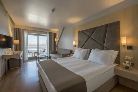 Altin Yunus Resort & Thermal Hotel in Çeşme — foto 23