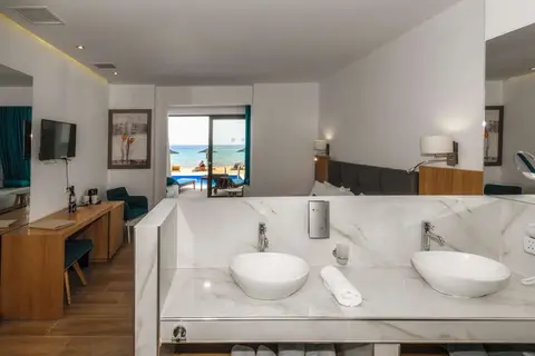 Cavo Orient Beach Hotel in Kypseli, foto 28