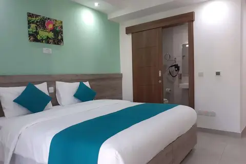 TJ Boutique in Wied il-Għajn