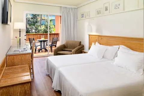 H10 Mediterranean Village in Salou — foto 3