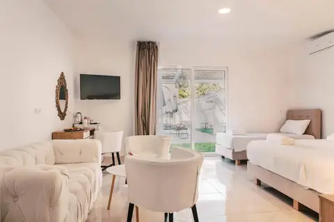 Bamboo Suites in Ιαλυσός — foto 8