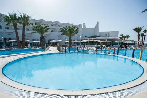 El Mouradi Skanes Beach in المنستير — foto 17