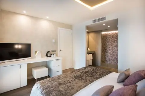 Insotel Tarida Beach Resort & Spa in Urbanització Cala Tarida — foto 4