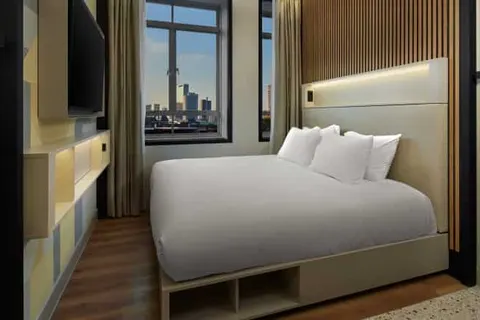 Motto by Hilton Rotterdam Blaak foto 1