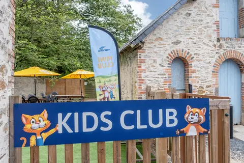 Camping Château La Forêt in Saint-Julien-des-Landes — foto 12