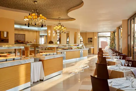 Istion Club & Spa in Πόρτες — foto 6