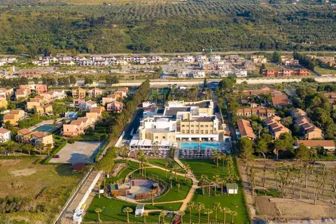 Mangia's Himera Resort in Campo Felice Di Roccella — foto 15