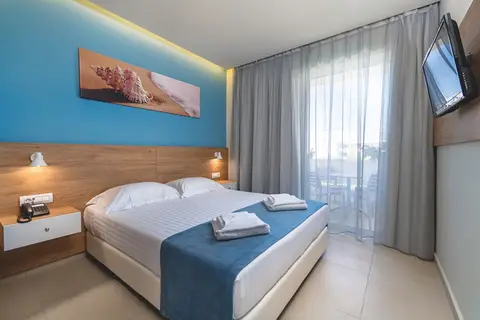 Sunny Days Hotel & Apartments in Τιγκάκι — foto 3