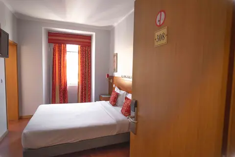 Grande Pensão Residencial Alcobia in Almada — foto 12