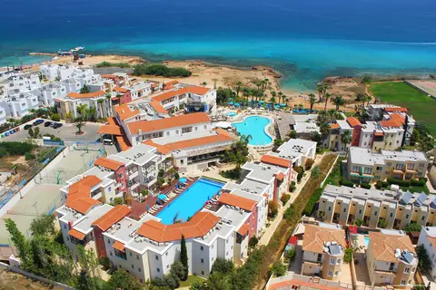 Louis Althea Beach in Παραλίμνι — foto 26