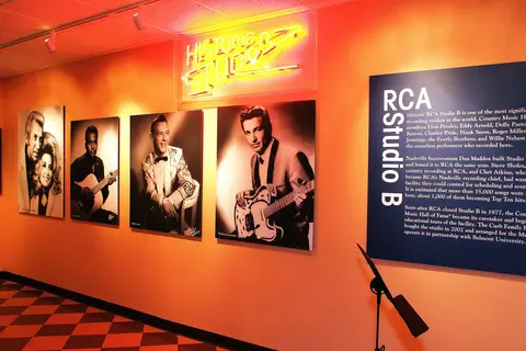 Rock 'N' Roll, Rockets and Elvis in Tulsa — foto 15
