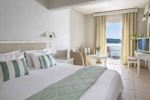 Manoulas Mykonos Beach Resort in Άγιος Ιωάννης Διακόφτης — foto 13