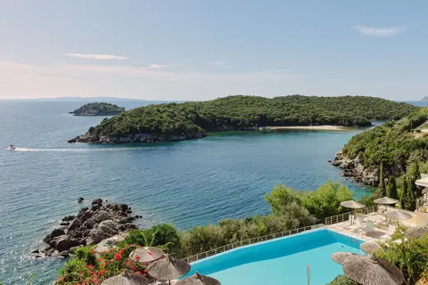 Costa Smeralda in Σύβοτα — foto 2