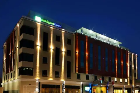 Holiday Inn Express Dubai Safa Park in Dubai — foto 10