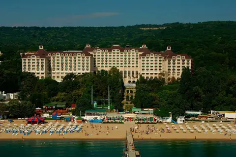 Melia Grand Hermitage in Дентална клиника „Медика 3 Дент“ — foto 2