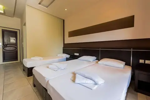 Canadian Hotel in Laganas Municipal Unit, foto 8