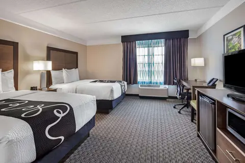 La Quinta Inn & Suites by Wyndham Miami Airport West in Miami — foto 9