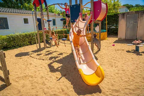Camping Les Flots Bleus in L'Aiguillon-la-Presqu'île — foto 15