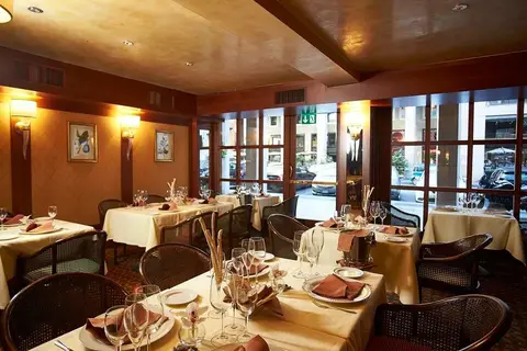 Sina de la Ville in Milaan, foto 5