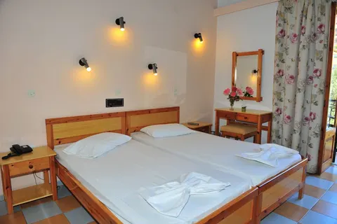 Amfitriti Hotel in Molyvos — foto 9