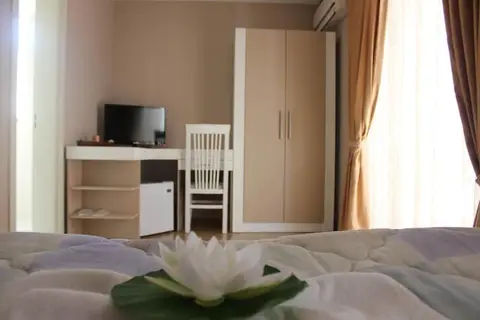 Hotel Vila Verde City Center in Tirana — foto 20