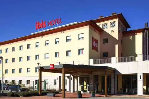 Ibis Como in Grandate