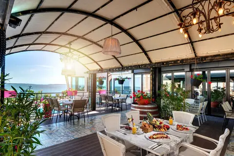 Grand Hotel Sveti Vlas in Sveti Vlas — foto 4