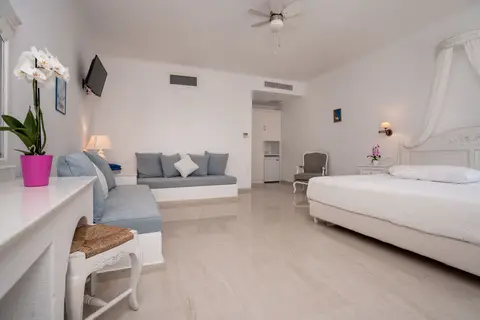 Kamari Hotel in Πλατύς Γιαλός — foto 28