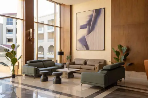 SRNTY Sahl Hasheesh in Arrivals Piazza — foto 17