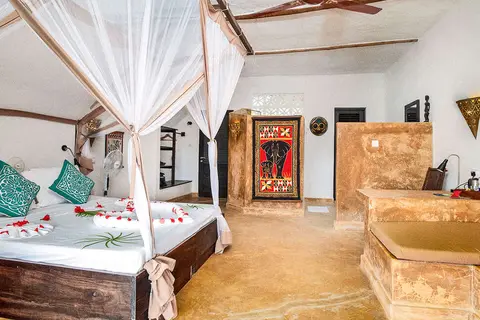 Sunshine Bay Hotel in Kigomane — foto 8