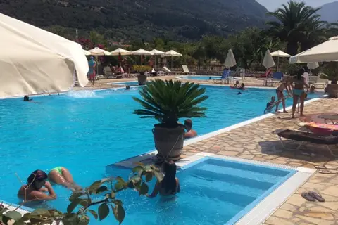 Camping Karavomilos Beach in Sami — foto 8