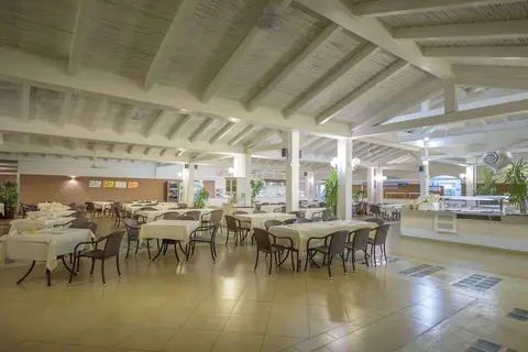 Garden Beach Hotel & Resort in Castiadas — foto 16