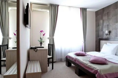 Garni Hotel Vozarev in Belgrado — foto 14