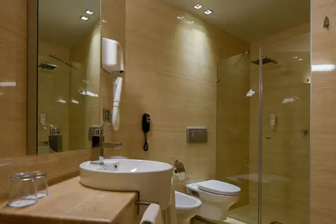 Sky Hotel in Tirana — foto 10