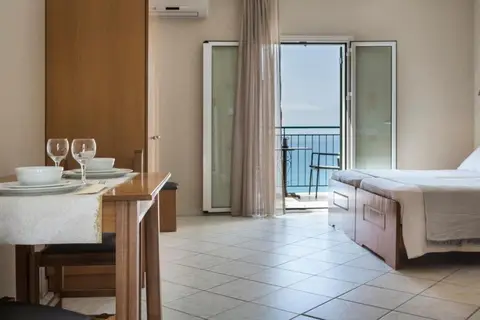 Antonia Hotel in Βλαχάτα — foto 14