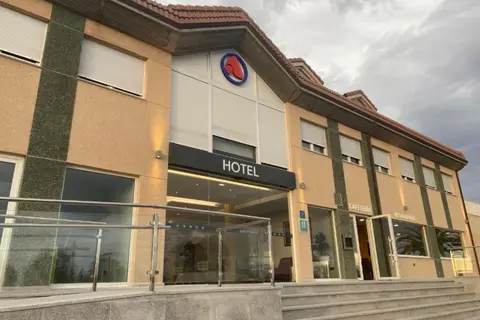 Hotel Arias Aeropuerto in Sariego