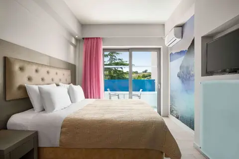 Tryp by Wyndham Corfu Dassia in Ύψος — foto 2