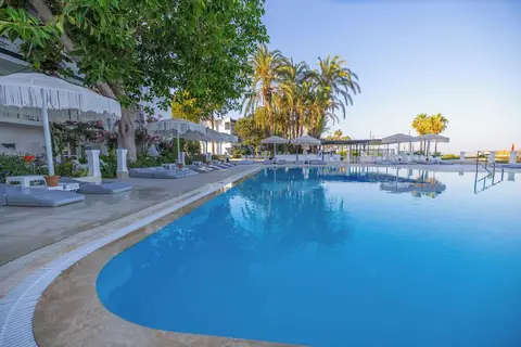 Ladonia Hotels Luna Beach Resort in Bodrum — foto 26