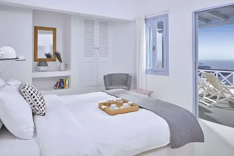 Cliff Side Suites Hotel in Firostefani