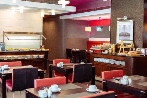 SANA Capitol Hotel in Almada — foto 26