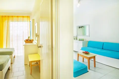 Xenios Port Marina Hotel in Πευκοχώρι — foto 16