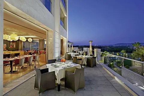 Conrad Algarve in Almancil — foto 11