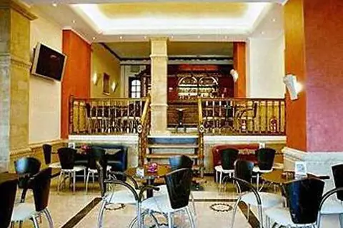 Argo Hotel Piraeus in Piraeus — foto 11