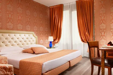 Pierre Milano in Milaan — foto 13