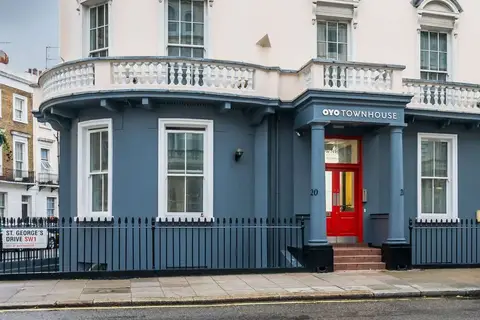 OYO Townhouse New England Victoria in Londen — foto 2