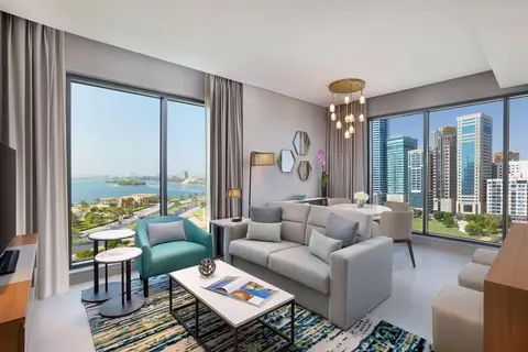 DoubleTree by Hilton Sharjah Waterfront Hotel in Sharjah — foto 18