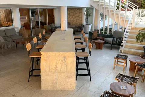 Vrachia Beach Resort in Paphos — foto 29