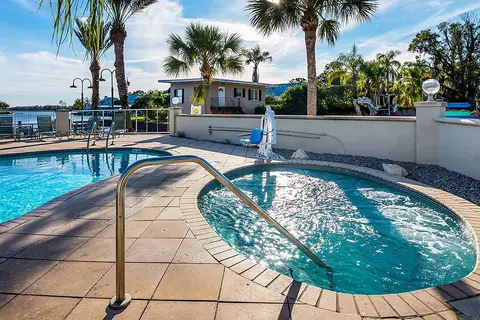 PaddleTail Waterfront Lodge Trademark Collection by Wyndham in Crystal River — foto 3